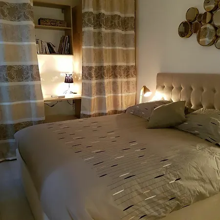 With One Bedroom In Paris, With Wifi 公寓 巴黎